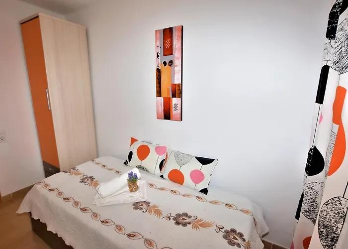 Apartman Service - Suissa 2 *